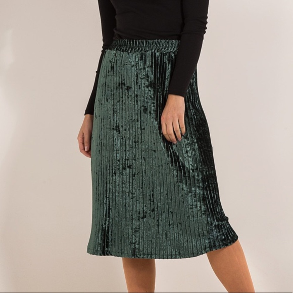 Zara Green Pleated Velvet Midi Skirt